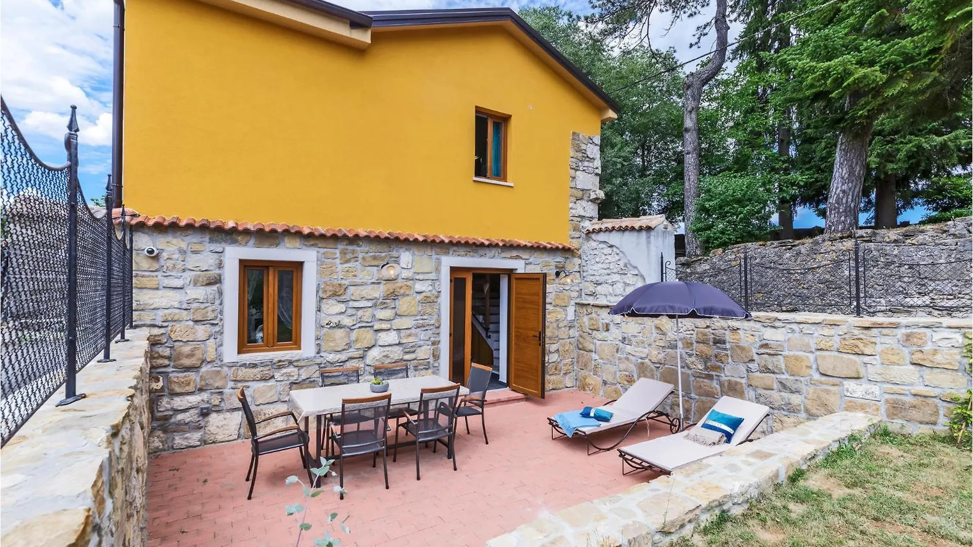2 Bedroom Awesome Home In Zarecje